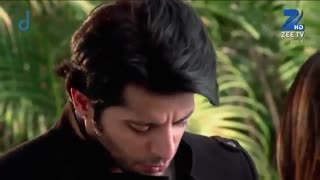 عصبانی شدن آهیل ب خاطراینکه صنم دستشوبه دکترنشون نداد