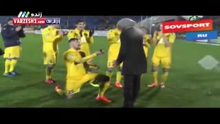 خواستگاری هم تیمی سردار آزمون توی زمین فوتبال