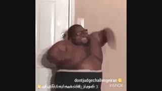 غول بیابونی ک میگن همینه :)) داره میرقصه:)) خخخخخخ عشوه هم میاد