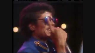 مایکل جکسون - Michael Jackson on stage during James Brown concert in 1983