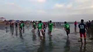 بازی های بومی و محلی در بندرکلاهی 10 فروردین 94