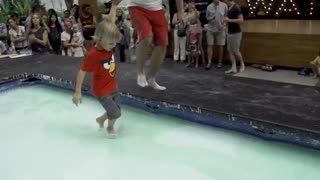 میتونی رو اب راه بری؟