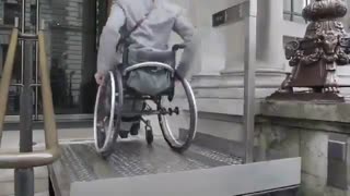 تکنولوژی در خدمت معلولان