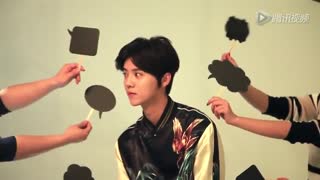 پشت صحنه ی عکسبرداری لوهان برای مجله ی SWEEKLY