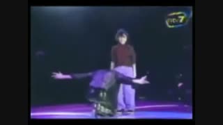 عشق.... عشق.... عشق..... پیامبر عصر حاضر که همه نادیده اش می گرفتن.... حالا که رفته یادشون اومده چه گوهری بوده....