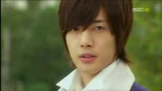 سکانس بامزه بوسه شیطنت امیز!!