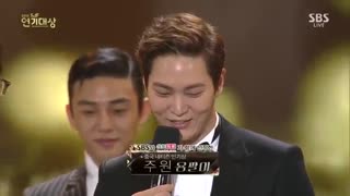 مراسم اهدای جوایز سریال / جایزه محبوبیت آقایون جو وون SBS ۲۰۱۵