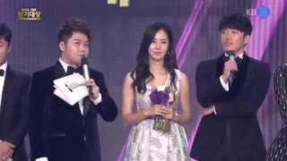 جانگ هیوک در مراسم سریال KBS 2015