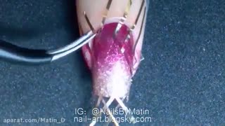 طراحی ناخن ساده و شیک - طرح مشبک اکلیلی