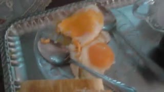 صبحونه من((البته صبحونه که نیست چون با نوشابه میخورم))