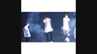 چانی واسه اینکه دی او اشتباه میرقصه مسخرش میکنه خخ