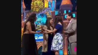 کسی هست؟آهای خپلو ها بیدار شید دیگه.من اصلا امشب نخوابیدما.......فقط از اول تا آخر یا میرقصیدم یا توی اینیستا بودم.خخخخ...