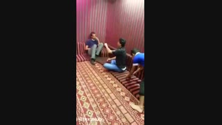 خوب از اون طرف فرار کنی که زودتر میرسی مغز متفکر