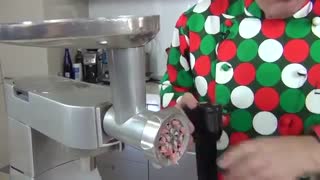 طرز تهیه سوسیس خانگی www.behroast.com