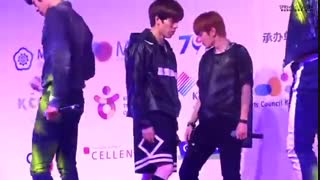 INFINITE - Live Stage in Shanghay - Bad - Lee Sung Jong Fancam - اجرای بسیار زیبای آهنگ "بد" از گروه اینفینیت (لی سونگ جونگ)