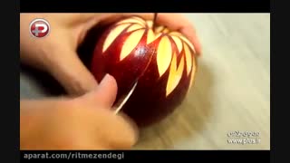 کلیپ آموزشی مخصوص خانم های با سلیقه؛ سیب چتری زیبا برای تزئین و پذیرایی از مهمان های ویژه