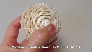 حکاکی گل زدن روی قارچ