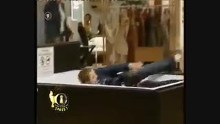 دوربین مخفی در نمایشگاه انتخاب تختخواب