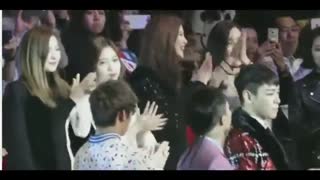 واکنش Big bang و Snsd به برد Taeyeon + دست تکون دادن Tiffany به Seungri
