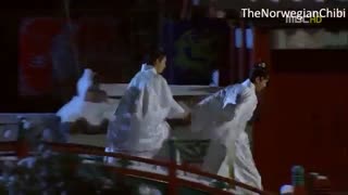 ماه در آغوش خورشید