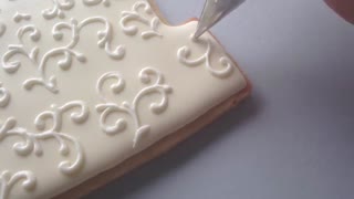 درست کردن کوکی به شکل کیک رویال آیسینگ