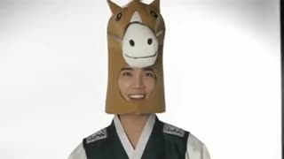 جونگمین واقعا اسب میشود!تقدیمی به اجی مریم....