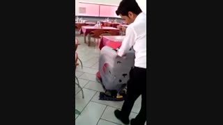 کفشور صنعتی ( اسکرابر صنعتی ) شماره تماس:5-88841334 وب سایت:ariansavato.com