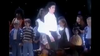 تکه‌هایی از حرکات مایکل جکسون در اجراهای زنده