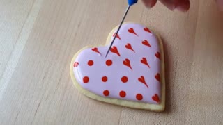 تزیین بیسکوییت های قلبی ولنتاین رویال آیسینگ