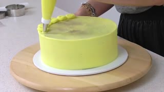 تزیین کیک به شکل شکلک 