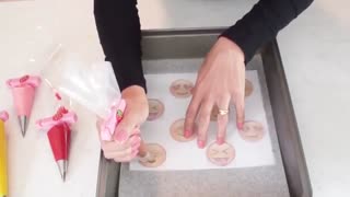 شیرینی رولتی با طرح شکلک