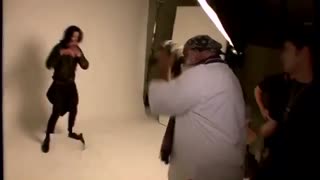 ویدیوى تازه لو رفته از جلسه‌ی عکسبرداری از مایکل جکسون برای مجله‌ی L'UOMO VOGUE سال ٢٠٠٧ !