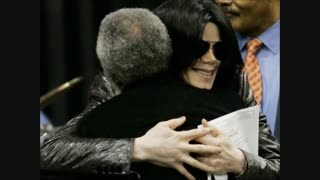 در آغوش مایکل جکسون