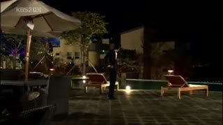 پسران فراتر از گل(F4)(قسمتی که گوجون پیو از ترس سوسک میفته تو اب جاندی نجاتش میده)