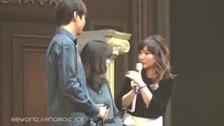 fan checkin  min ho's skin (چک کردن پوستِ لی مین هو توسط طرفدار)