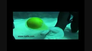 فیلم جالب تخم شکسته شده زیر آب