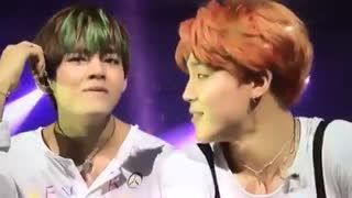 اینجا میگه جیمین خل است.ترجمه دیگه ای نداره.خخخخ