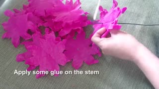 گل های صورتی کاغذی