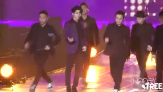 INFINITE -Concert - Nam Woo Hyun Solo - Youre My Lady - اجرای انفرادی زیبای نام ووهیون در کنسرت گروه اینفینیت