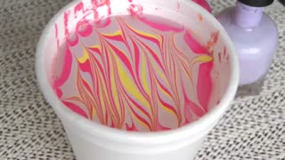 تزیین تخم مرغ به شکل جوجه با لاک ناخن