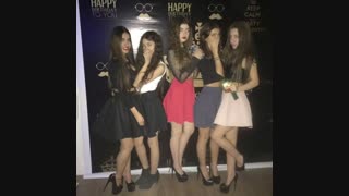 این دختر لباس مشکیه خوشگله؟