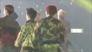 EXO EPIC CHANSOO Moments CHANYEOL touches DO KYUNGSOO BUTT