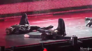 Funny ___2pm  Junbros during 'Heartbeat' Performance