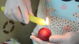 رنگ کردن تخم مرغـ عید