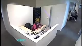 ترساندن منشی بیمارستان