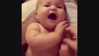 خنده ی نی نی لطفا لایک از یاد نره