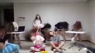 مسخره بازی اعضای جیگر Twice