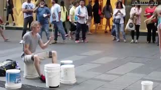 موزیک با سطل رنگ