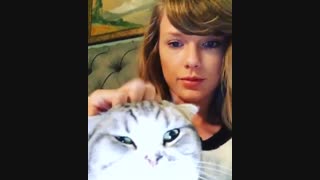 چقد مالش میده این گربرو خخخ مردیثه