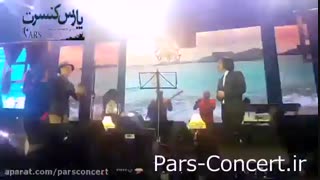 اجرای قطعه ی یکی هست توسط محسن یگانه و مرتضی پاشایی